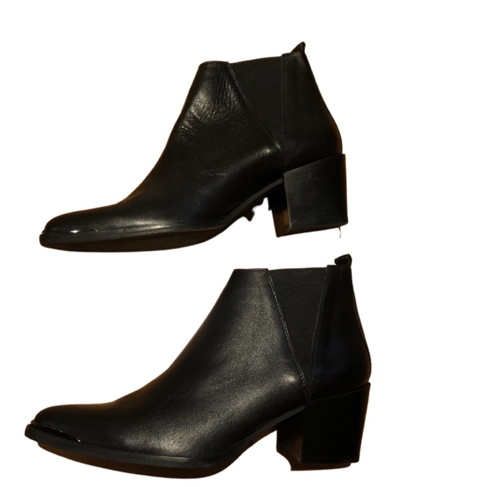 Leather Chelsea boots (made in Italy)